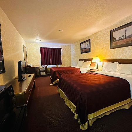 Studio 7 On Main West Fargo Екстериор снимка